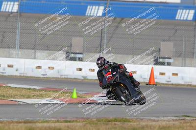 media/Nov-26-2022-Fastrack Riders (Sat) [[b001e85eef]]/Level 3/Session 3 Outside Turn 9/